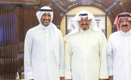 رئيس الوزراء تسلم دعوة لحضور نهائي كأس التحدي الآسيوي لكرة القدم