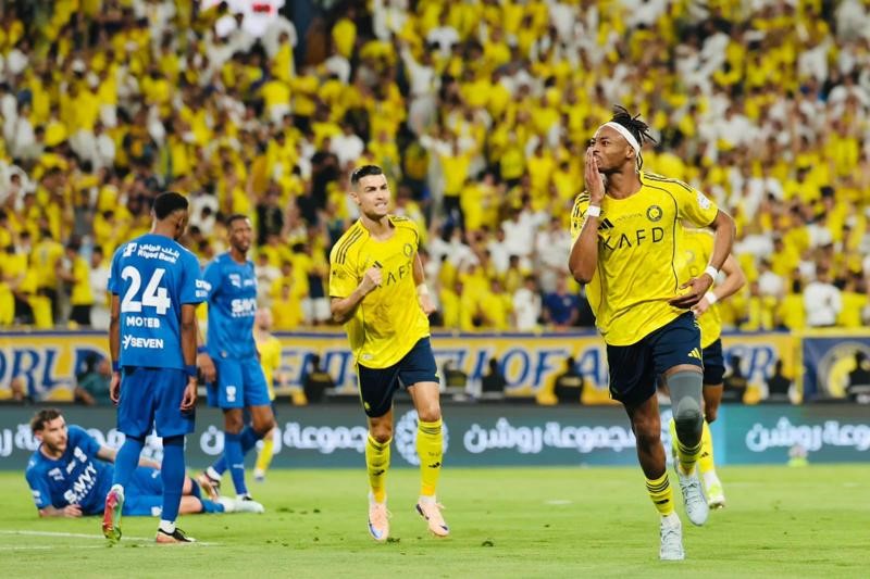 بهدف قاتل .. الهلال يتعادل مع النصر ويؤجل حسم الدوري السعودي للجولة الأخيرة