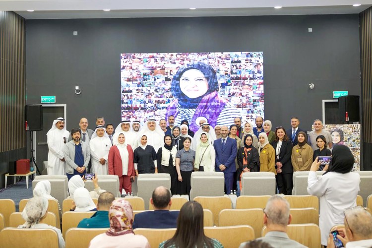 وزير الصحة يُكرِّم د.نيران النقيب تقديراً لمسيرتها المهنية الحافلة بالعطاء الممتدة لنحو 44 عاماً