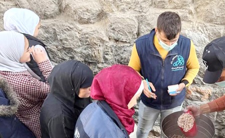 الأمم المتحدة تُقلِّص مساعداتها الغذائية الطارئة لسورية بنسبة 50% لنقص التمويل