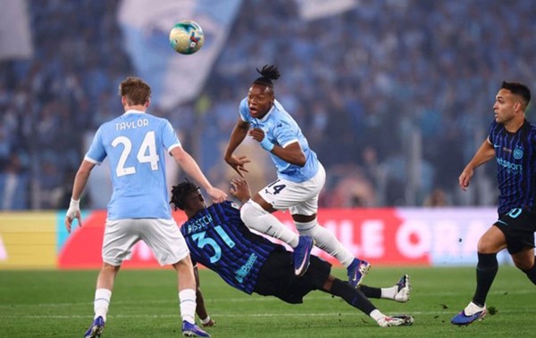 إنتر يتوج بكأس إيطاليا بالفوز على لاتسيو