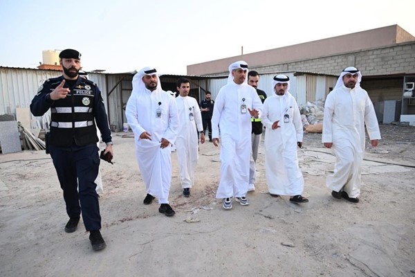 وزير "الشباب والرياضة" قام بجولة على عدد من حظائر الهجن: لا تهاون تجاه أي تعديات على أملاك الدولة