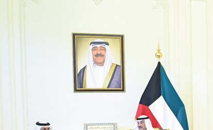 ولي العهد استقبل النائب الأول ووزير الدفاع ووزير الداخلية البحريني