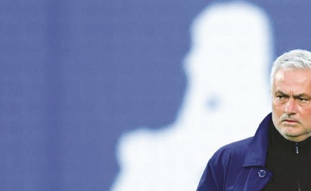 مورينيو يقترب من العودة إلى «الملكي»