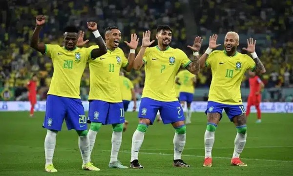 نيمار يعود لمنتخب البرازيل بعد غياب طويل