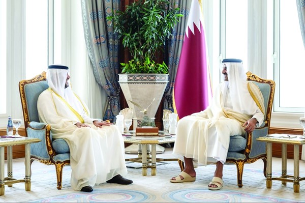 أمير قطر تسلّم أوراق اعتماد سفير الكويت الجديد في الدوحة