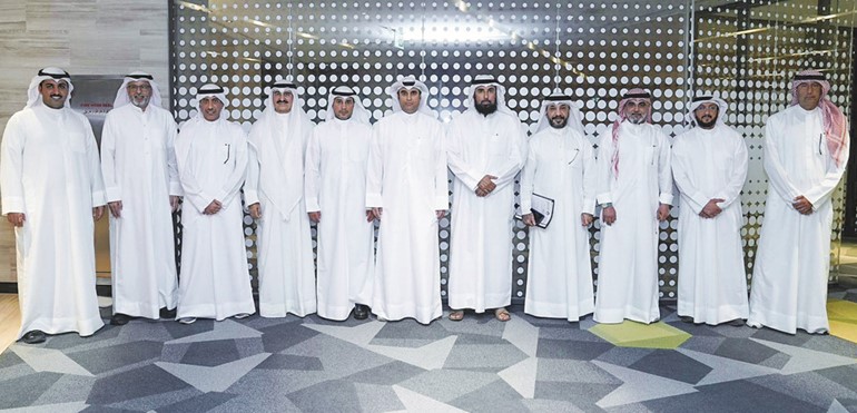 عبد الرضا الغريب وحسين الغريب وسويد الرشيدي وعبد اللطيف العنزي وطارق عبد الخضر وماجد شاهين وناصر العنزي ويوسف كمال وحاكم العنزي وماضي المطيري وفيصل المحطب خلال عمومية اتحاد التنس
