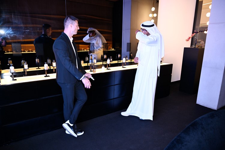 بالفيديو.. The Fragrance Kitchen تطلق عطر إلكتريك بلوم.. تألق جديد بحيوية الصيف