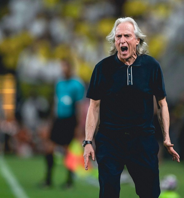 جيسوس يعلن رحيله عن النصر السعودي بعد التتويج بالدوري السعودي !
