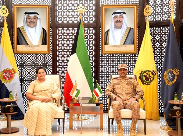 رئيس الأركان بحث مع سفيري بلجيكا والهند سبل دعم التعاون المشترك