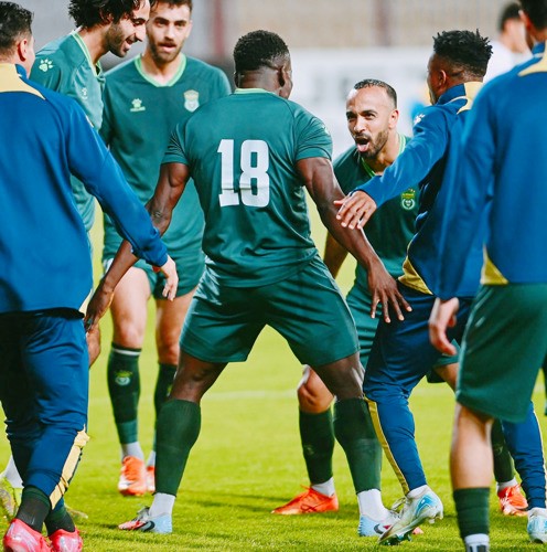 محمد مجدي أفشة يحتفل مع زملائه بالاتحاد السكندري