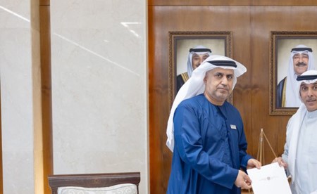 وزير الخارجية تلقى رسالة من نظيره الإماراتي تتعلق بالعلاقات الثنائية والمستجدات الإقليمية والدولية