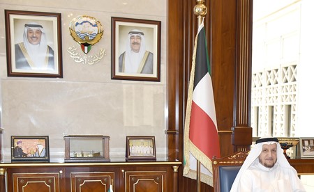 وزير شؤون مجلس الوزراء بحث مع السفير البحريني القضايا المشتركة ومستجدات الأوضاع بالمنطقة