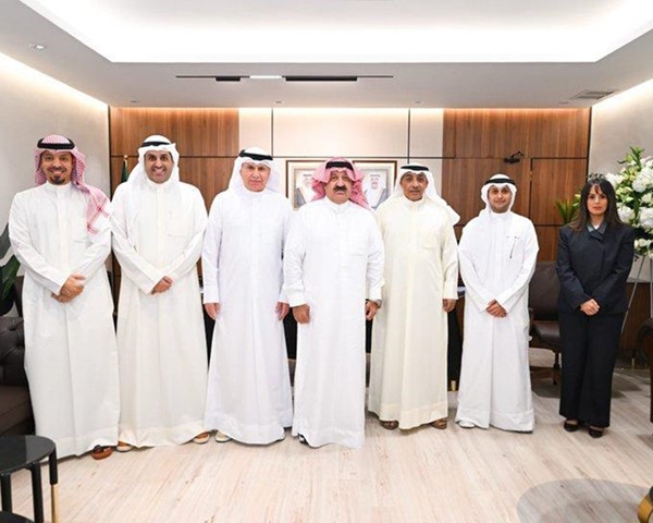 اتحاد الكرة: أيمن الحسيني نائباً للرئيس للشؤون الفنية وديين الديين نائباً للرئيس للشؤون المالية