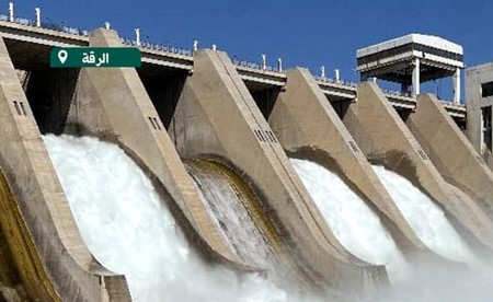 طوارئ في حلب والرقة ودير الزور وتحذير من فيضان الفرات بعد فتح بوابات السد