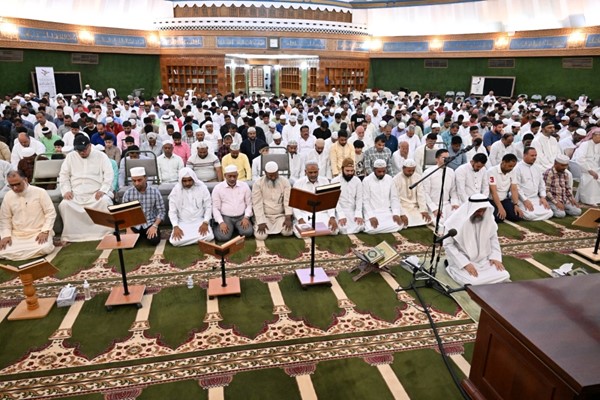 جانب من صلاة عيد الأضحى المبارك في مسجد فاطمة