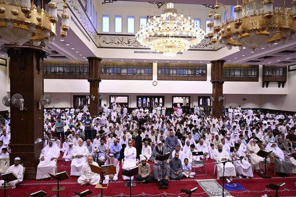جمع غفير من المصلين في مسجد الراشد خلال صلاة عيد الأضحى المبارك