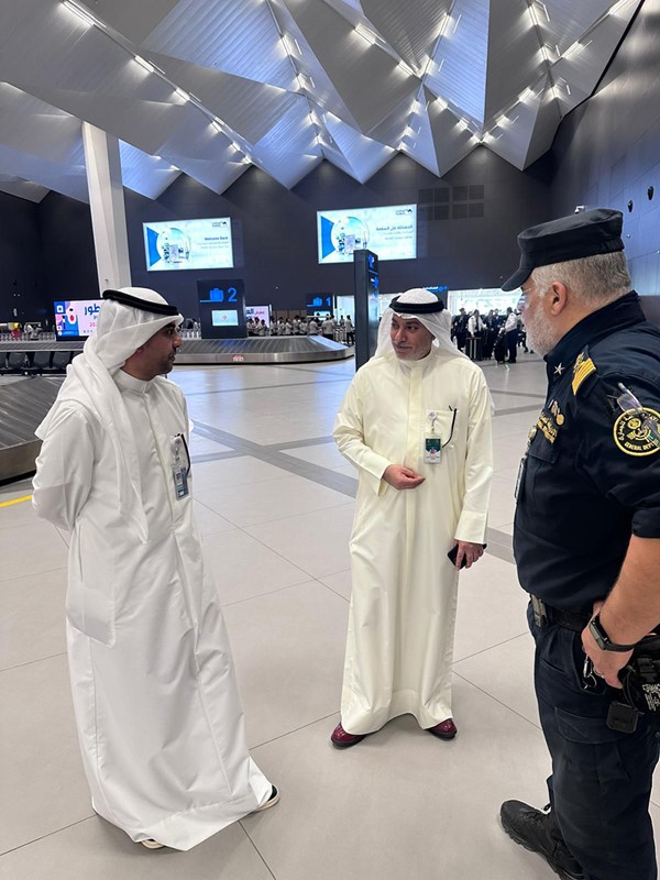 رئيس الجمارك ونائبه تفقدا مبنى T4 بمطار الكويت للاطمئنان على إجراءات استقبال الحجاج