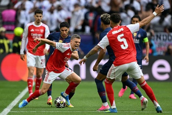 نهائي دوري أبطال أوروبا إلى الأوقات الإضافية