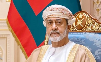 سلطان عُمان وولي العهد السعودي يبحثان مع الرئيس الفرنسي أوضاع المنطقة