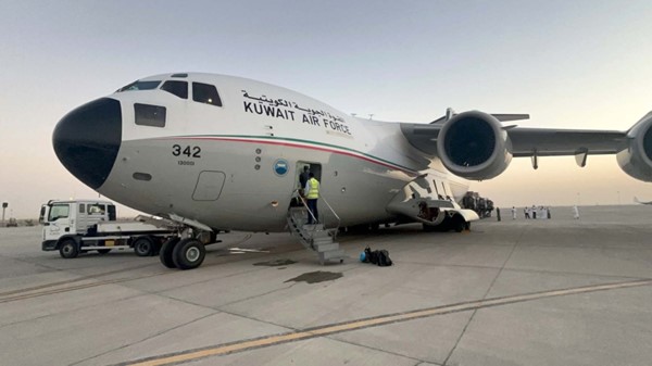 إقلاع طائرة إغاثية إلى لبنان محملة بـ 40 طناً من المساعدات المتنوعة
