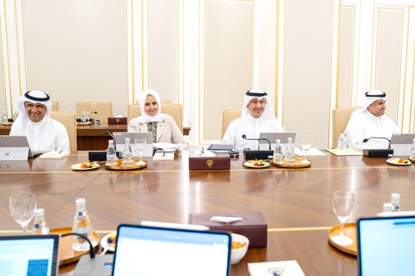 عبدالعزيز المرزوق و د.ريم الفليج وأسامة بودي والمستشار ناصر السميط