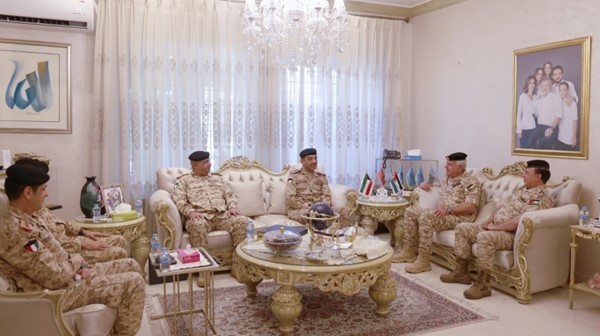 رئيس «الأركان» يبحث مع نظيره الأردني تعزيز التعاون العسكري والدفاعي