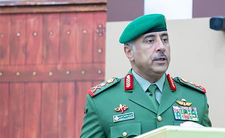 وكيل «الحرس» لخريجي دورات الطلبة الضباط: الوطن أمانة في أعناقنا