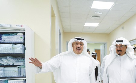 رئيس الوزراء زار مصابي المطار: تقديم أفضل مستويات الرعاية الصحية