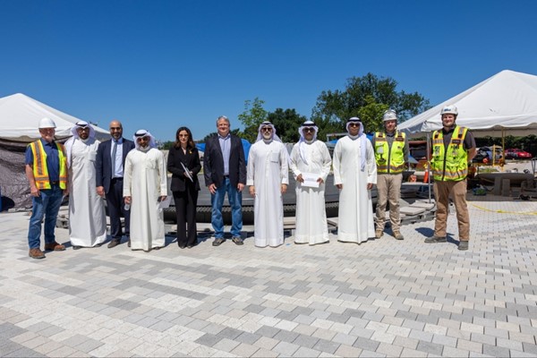 لقطة تذكارية خلال زيارة النصب التذكاري لعمليتي عاصفة الصحراء ودرع الصحراء في واشنطن