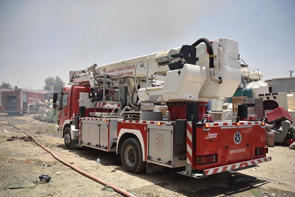 فرق الإطفاء تُسيطر على حريق في منطقة أمغرة