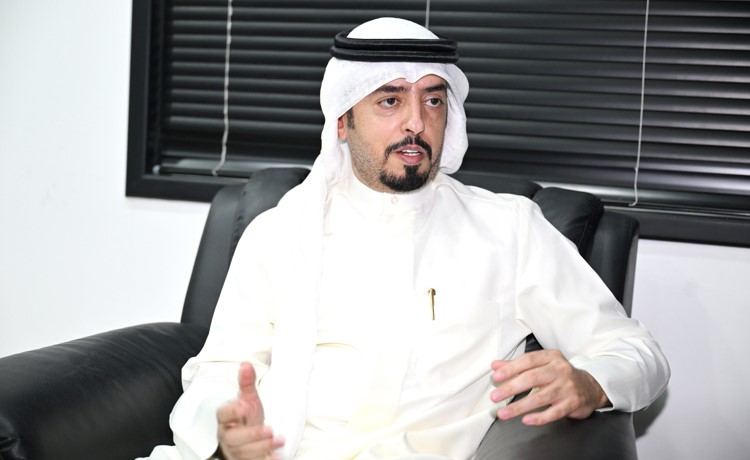 مبارك الحجيلان القصيدة الوطنية واجب والشعر الاجتماعي الأقرب للناس