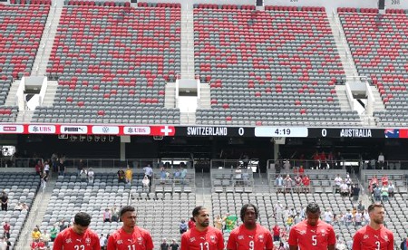 منتخب سويسرا يخشى الثعابين