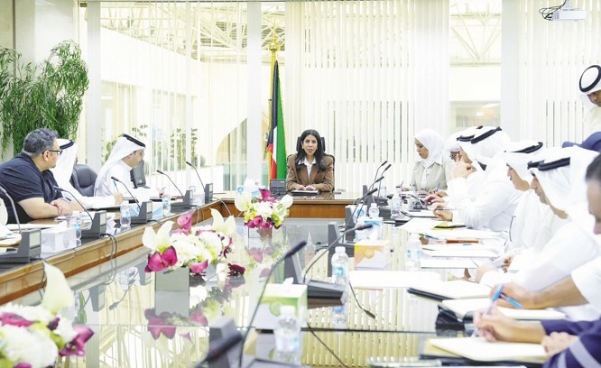 المشعان بحثت مع قيادات الأشغال مستجدات صيانة الطرق ضرورة الالتزام بالجودة والجداول الزمنية
