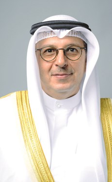 وزير الكهرباء يصدر 17 قراراً بنقل موظفين في مختلف القطاعات