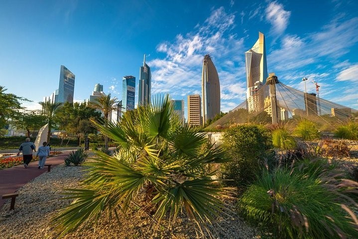 الأرصاد طقس حار ورطب والعظمى 44