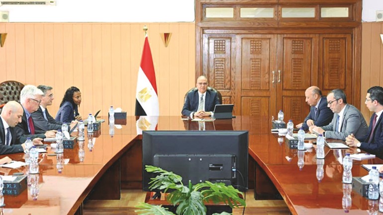 وزير الموارد المائية والري د.هاني سويلم خلال اجتماعه مع المدير الإقليمي لقطاع التنمية المستدامة (الكوكب) بمنطقة الشرق الأوسط وشمال أفريقيا وأفغانستان وباكستان بالبنك الدولي مسكيرم برهان