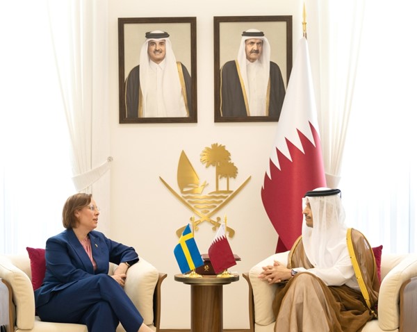 رئيس مجلس الوزراء وزير الخارجية القطري الشيخ محمد بن عبدالرحمن آل ثاني مستقبلا وزيرة الخارجية السويدية ماريا مالمير ستينرغارد (قنا)