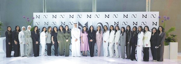 رئيس مجلس إدارة شركة الاستثمارات الوطنية خالد الفلاح متوسطا المشاركات في برنامج SHIFT