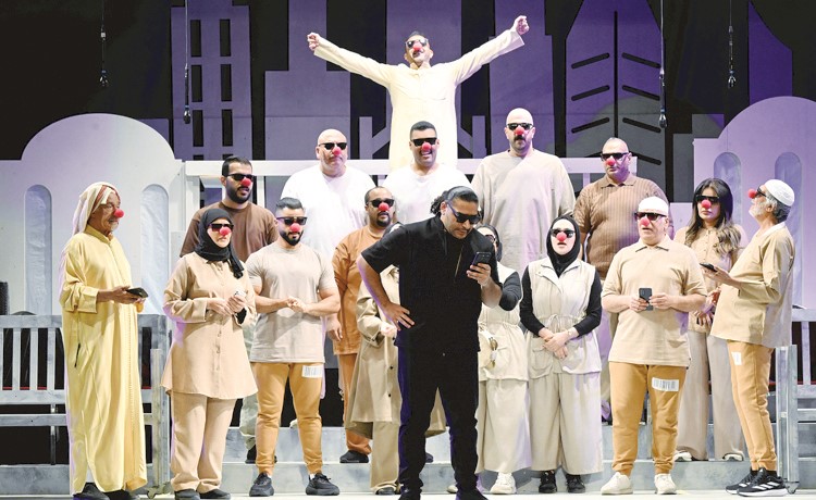 تجمعنا قهوة وأكاذيب الذباب الإلكتروني