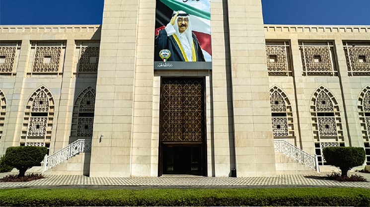 الكويت تدين استمرار الاعتدءات الإيرانية تمادي خطير يعرض حياة المدنيين وسلامة المنشآت الحيوية والسكنية للخطر