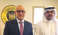 رئيس البعثة القنصلية المصرية استقبل مواطناً ساهم في إنقاذ حياة المصري المصاب في الاعتداء على المطار