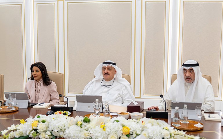رئيس مجلس الوزراء بالإنابة ووزير الداخلية الشيخ فهد اليوسف و د.أحمد العوضي ود.نورة المشعان