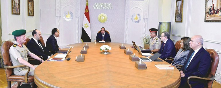 الرئيس عبدالفتاح السيسي خلال اجتماعه مع رئيس مجلس الوزراء د.مصطفى مدبولي وعدد من المسؤولين