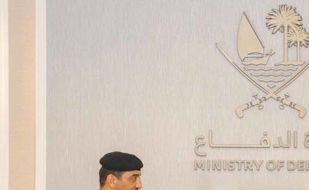 رئيس الأركان ونائب رئيس الوزراء القطري بحثا عدداً من الموضوعات المشتركة