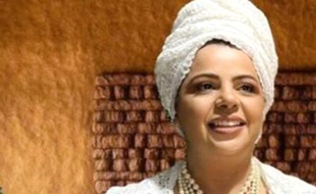 عرّافة برازيلية: كائنات فضائية ستخطف لاعبين ومشجعين في كأس العالم!