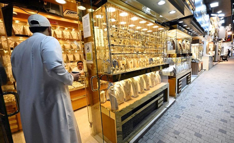 الكويت اشترت 75 95 طن ذهب وفضة وألماس ومشغولات
