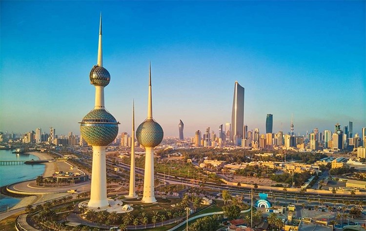 الأرصاد طقس حار ورطب والعظمى 45