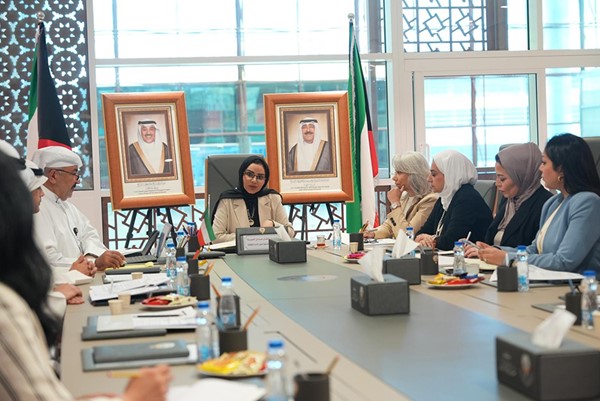 وزيرة الشؤون تترأس اجتماع لجنة الحماية من العنف الأسري