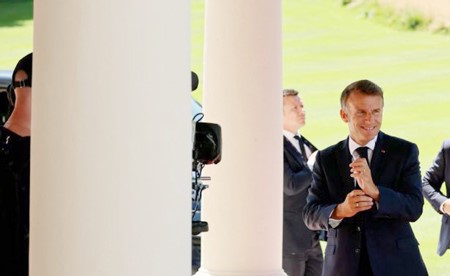 ماكرون ترأس قمة «G7»: ينبغي تعطيل قدرات إيران النووية ويمكن نشر الحاملة «ديغول» في «هرمز» خلال أيام